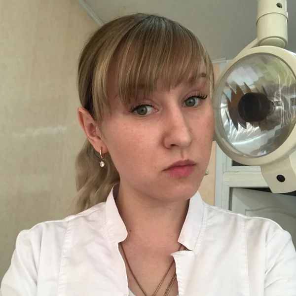БЫЧКОВА ВИКТОРИЯ ИГОРЕВНА - врач стоматолог